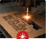 Máquina de impresión láser trabajando
